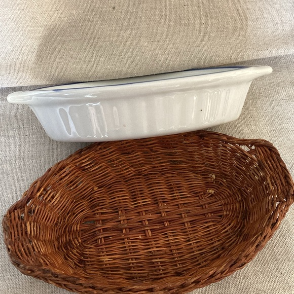 7" vintage stoneware baking dish with wicker basket. - Picture 4 of 7